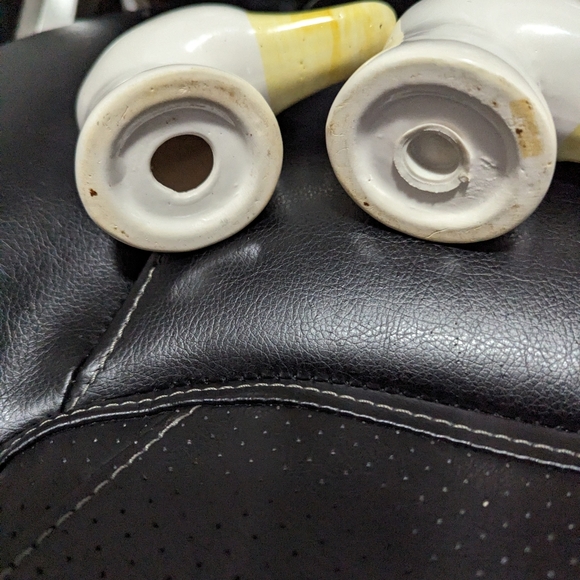 3/$30 .White Duck Head Salt and Pepper Shakers. - Picture 3 of 5